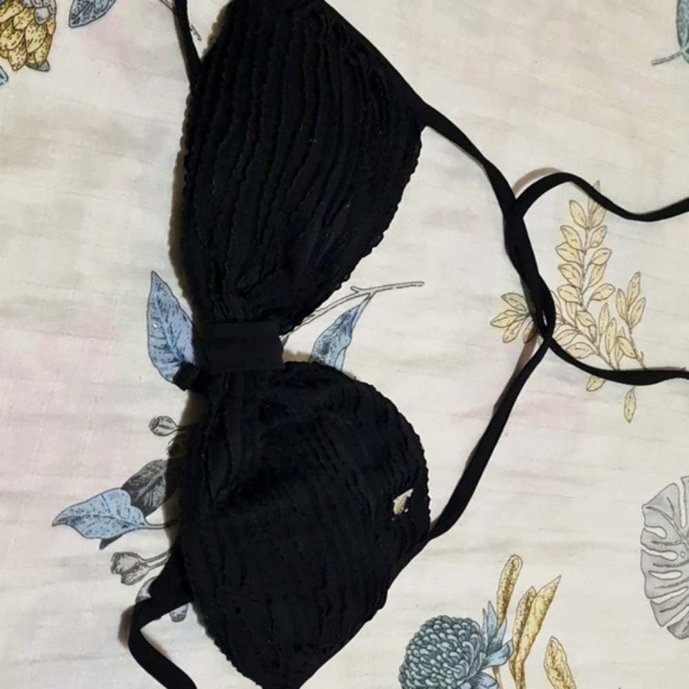 Beautiful Roxy brand swimmers set in black size 10 - Picture 3 of 4